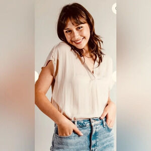 NWT Carolina Belle Montreal Shirt Top Blouse Womens  V-Neck Satin Ivory